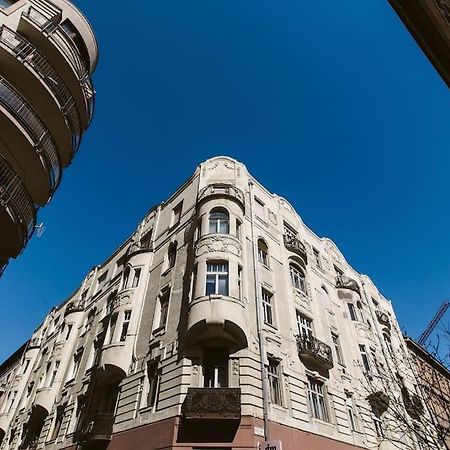Lovely Purplish Apartment Heart Of The City Budapeste Exterior foto